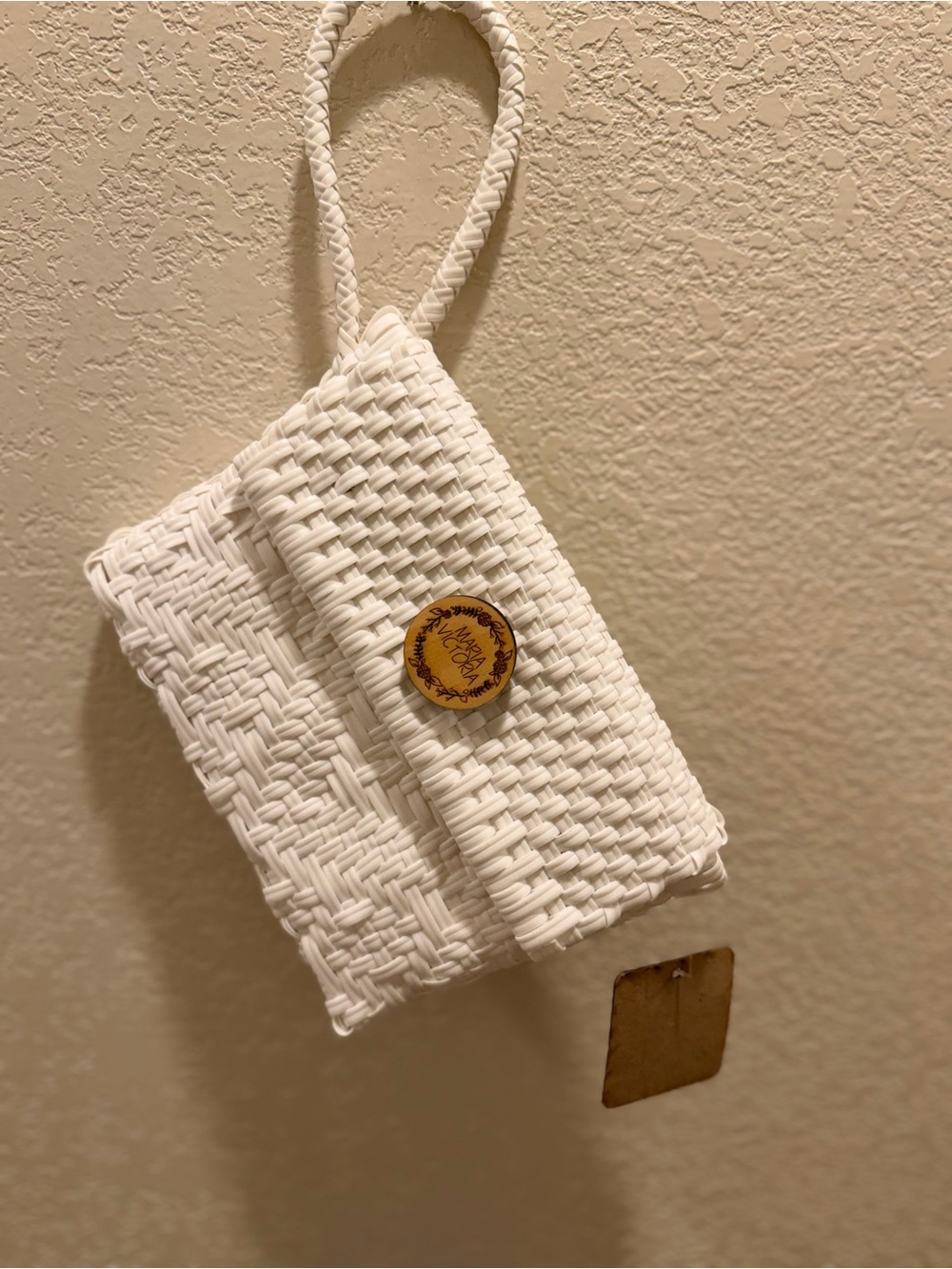 Maria Victoria Woven White Wristlet Clutch with Decorative Button NWT